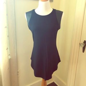 Red 23 size M black sleeveless tunic with leather